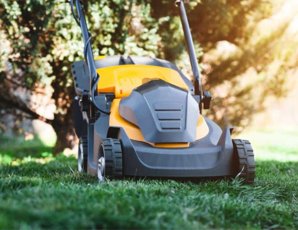 Are Electric Lawn Mowers Quiet? A Guide to Noise Levels – Backyard Virtuoso